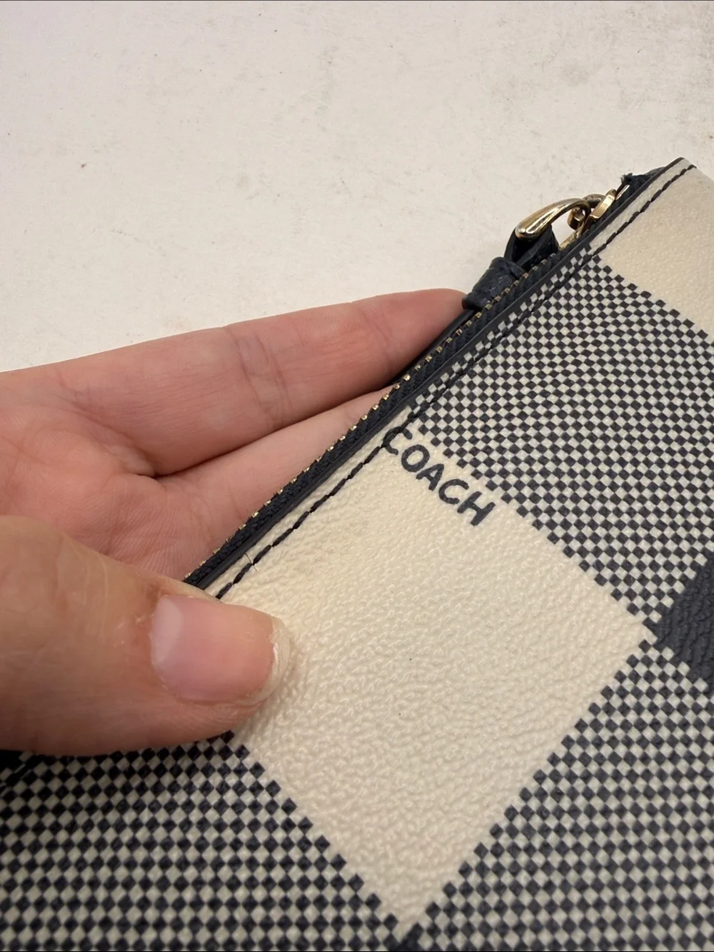 Coach Buffalo Plaid Black Cream Zip Wristlet Clutch Wallet Purse